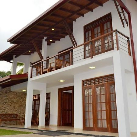 Hasara Villa One Polgasowita Exterior photo