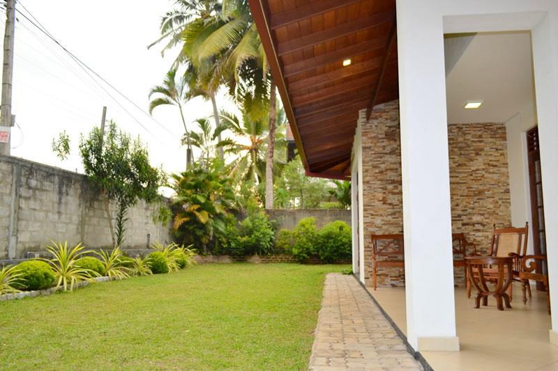 Hasara Villa One Polgasowita Exterior photo